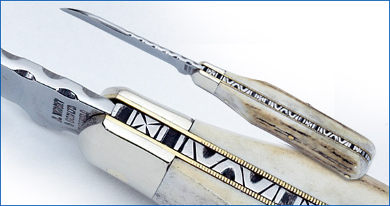 Lamb Foot pocket knife with decorated backspring